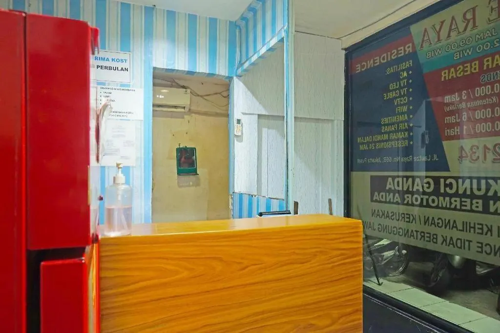 Oyo 91553 Lautze Raya Джакарта