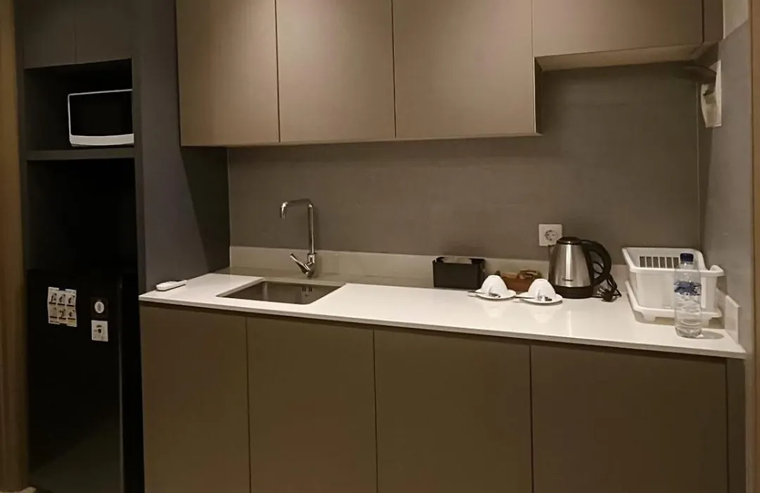 Gold Coast Dubai Netflix * Jakarta