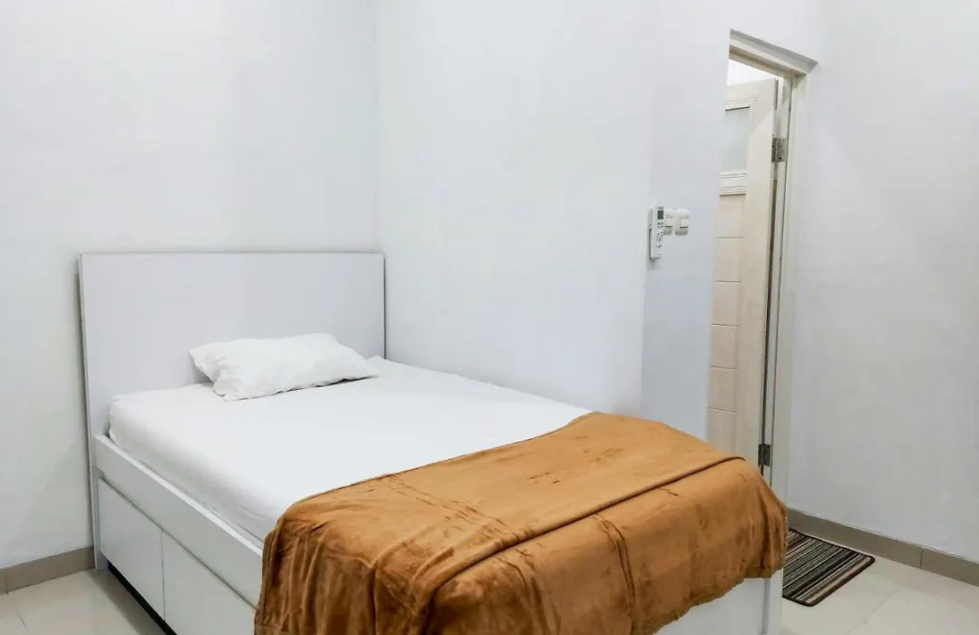 Benhill Syariah 2 Mitra Reddoorz Hotel