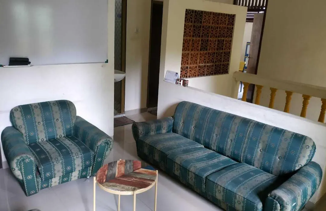 Hostel Kapsule Ui Depok - Male Only