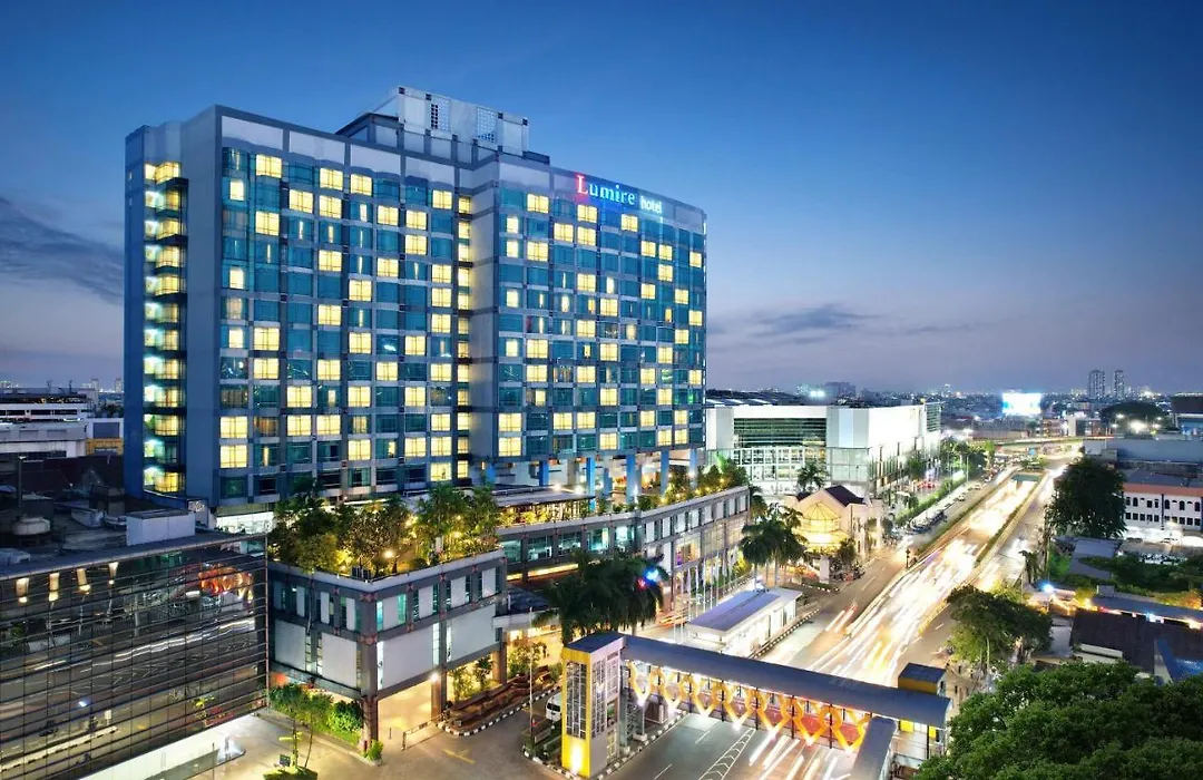 Lumire & Convention Centre 4*