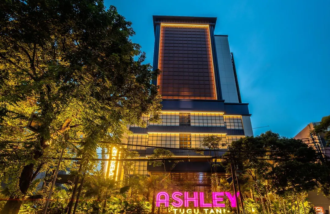 Ashley Tugu Tani Menteng מלון 4*