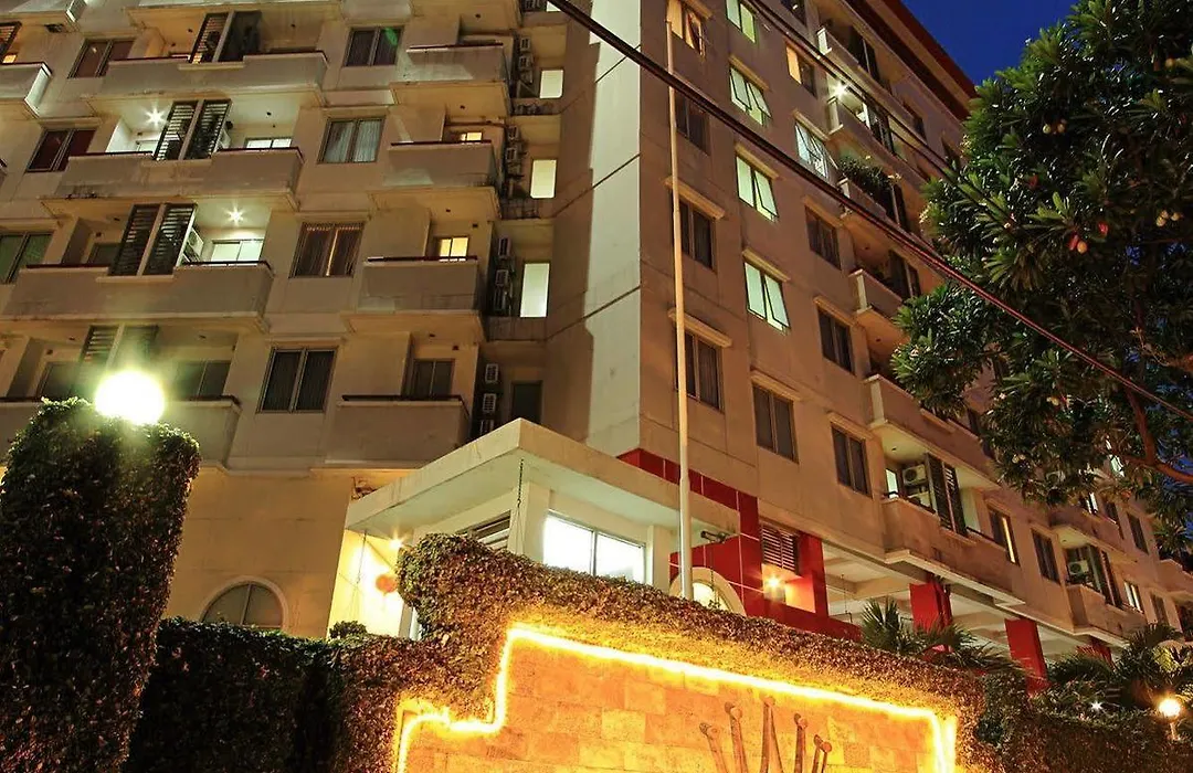 Golden Sky Condotel Hotell