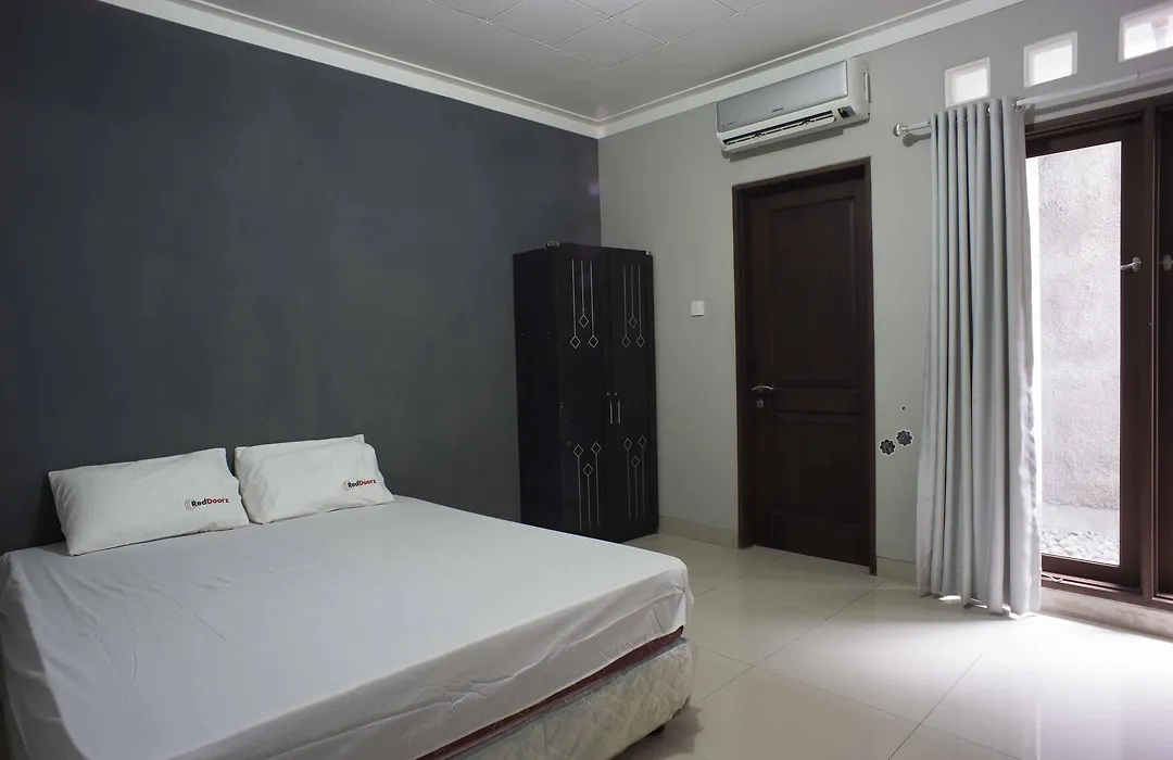 Reddoorz @ Kebon Jeruk Guest house