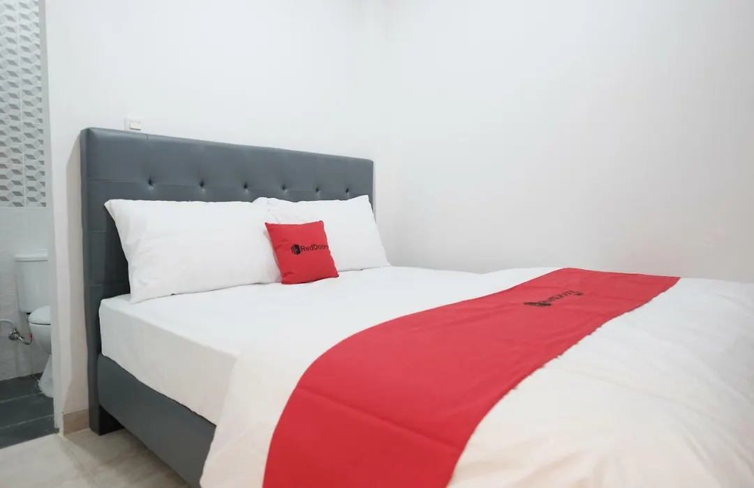 Guest house Reddoorz Near Taman Palem 2*