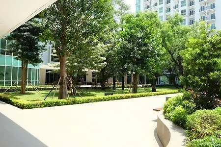 Premium One Bedroom At Woodland Park Джакарта