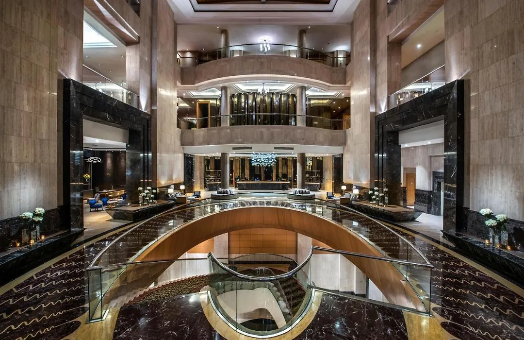 The Ritz-carlton Jakarta, Mega Kuningan